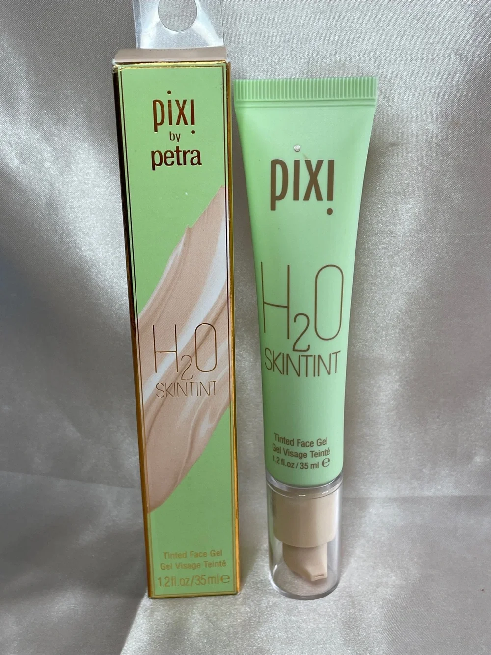 Pixi H20 Skintint Foundation - Porcelain - 1.2 fl oz